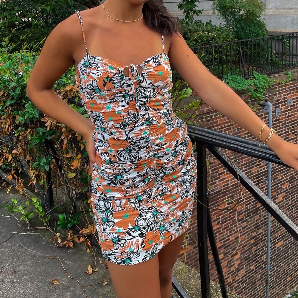 Floral ruched bodycon dress